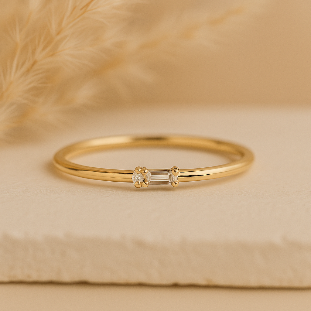 Luna Minimalist Band – Gold-Plated 925 Sterling Silver | Dainty Baguette Zircon Ring, Elegant & Understated