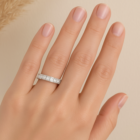 Elysian Emerald Eternity – Rhodium-Plated 925 Sterling Silver | Geometric Zircon Band, Bold & Timeless