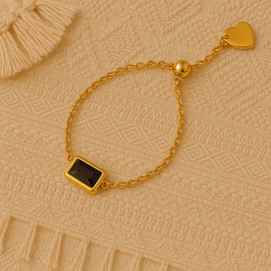 Verde Charm Adjustable Ring – 18K Gold-Plated Stainless Steel | Black-Cut Stone Chain Design