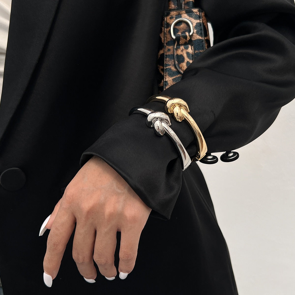 HeartLink Bangle – Stainless Steel (Gold/Silver Plated) | Modern Love-Inspired Design